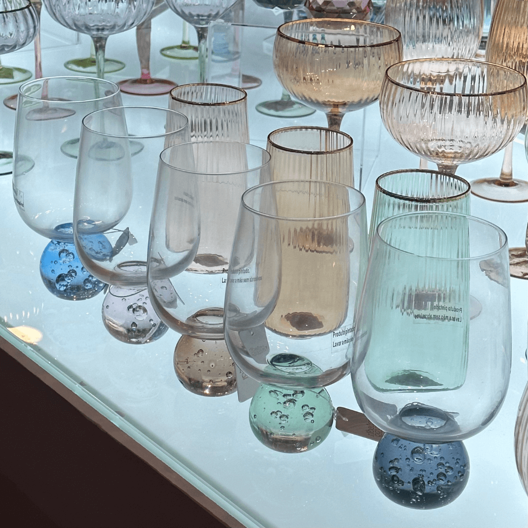 Taça Copo para Vinho Vidro com Base Esfera Transparente e Azul 540ml