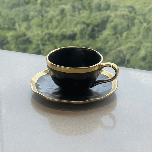 Xícara de Chá com Pires em Porcelana Dubai Preto e Dourado 200ml
